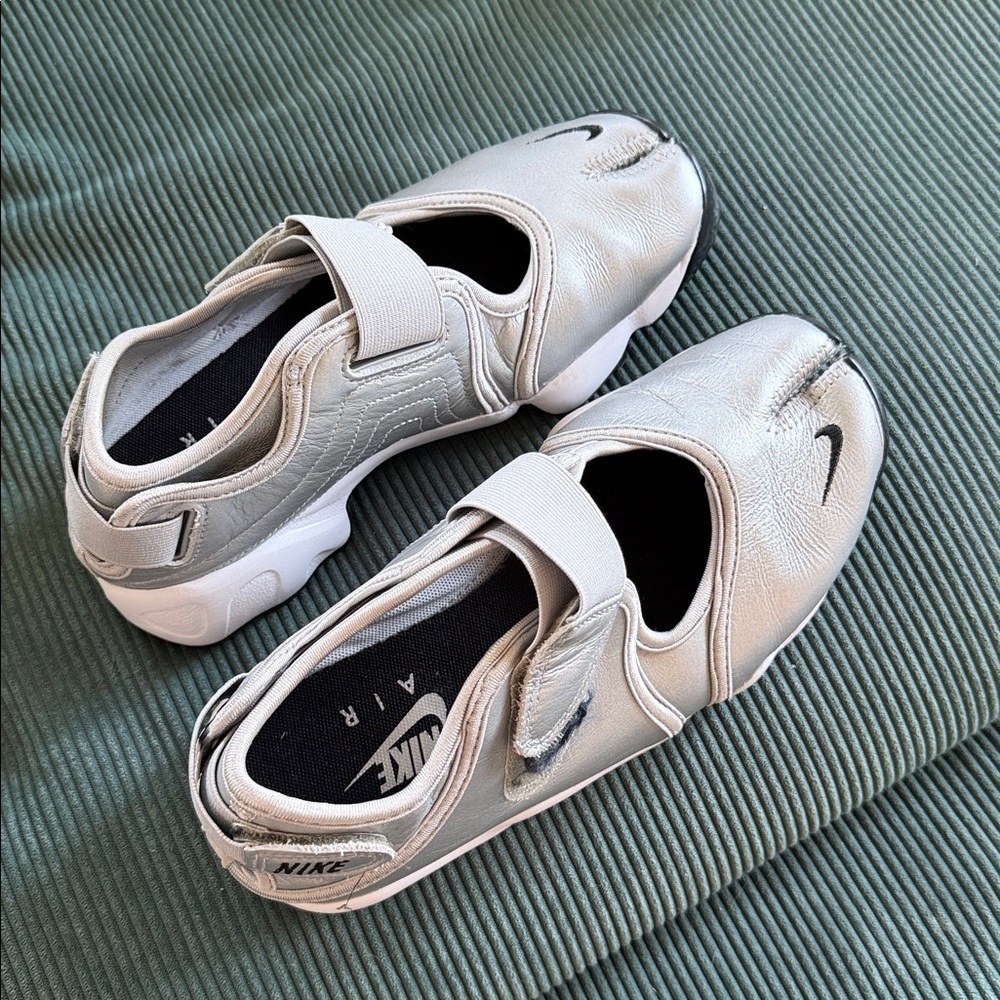 listing-status-banner